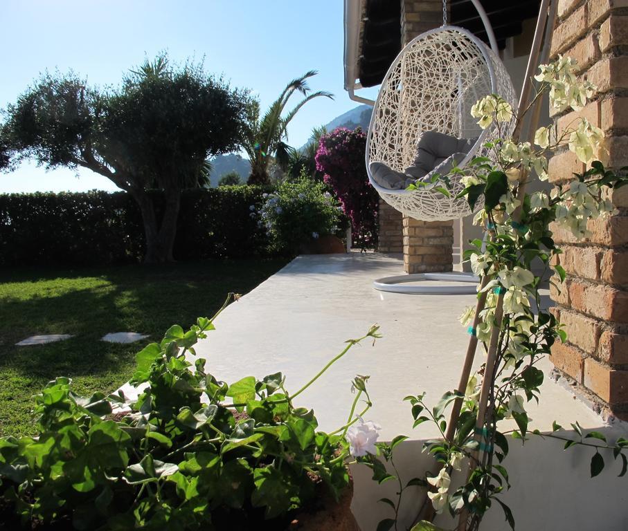 Seafront Calista Beach House With Garden Glyfada  Exterior photo