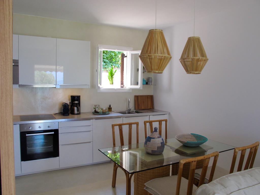 Seafront Calista Beach House With Garden Glyfada  Exterior photo