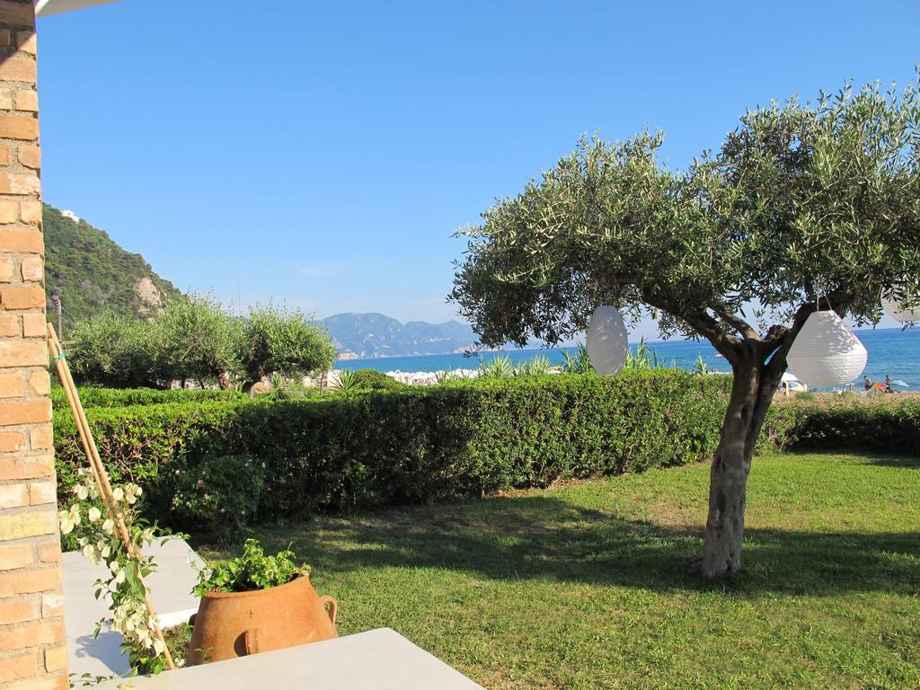 Seafront Calista Beach House With Garden Glyfada  Exterior photo