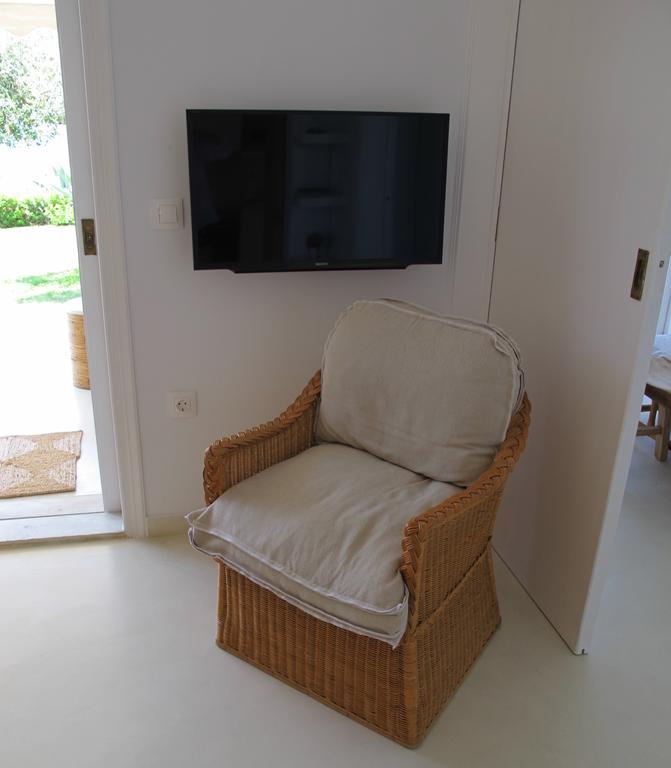 Seafront Calista Beach House With Garden Glyfada  Exterior photo