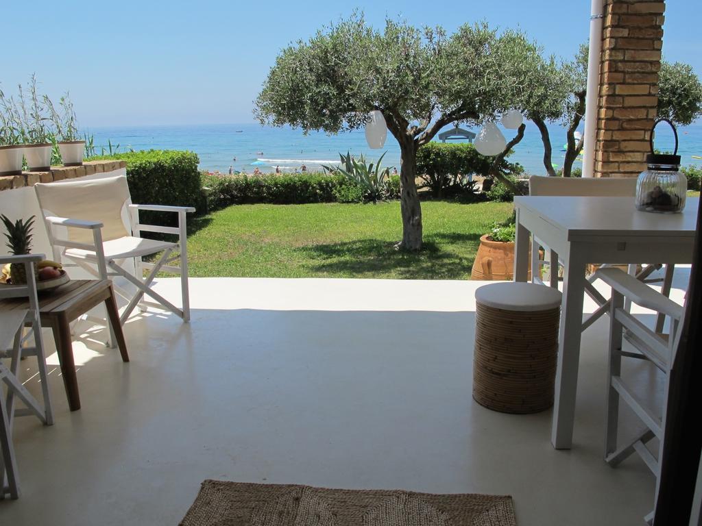 Seafront Calista Beach House With Garden Glyfada  Exterior photo