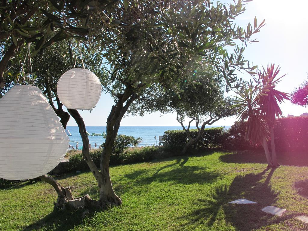 Seafront Calista Beach House With Garden Glyfada  Exterior photo