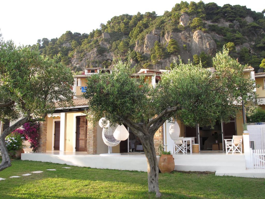 Seafront Calista Beach House With Garden Glyfada  Exterior photo